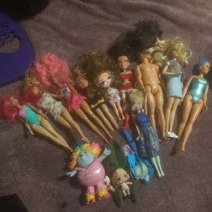 Barbie dolls, brat and lol dolls
